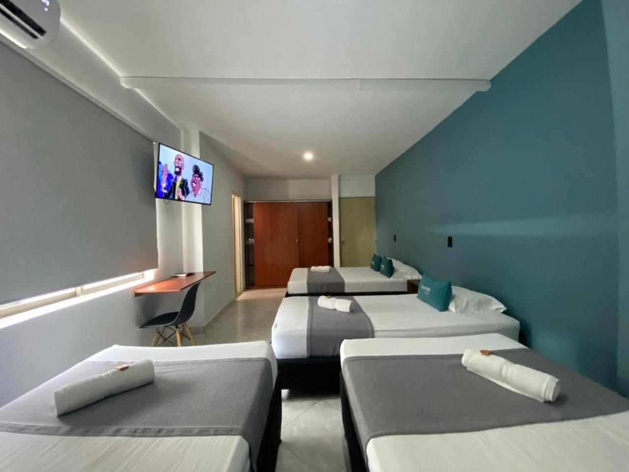 Ayenda 1228 Balcones De La 70 Hotel Medellin Exterior photo